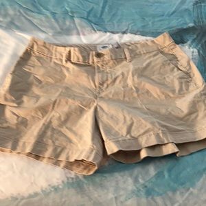 NWOT kaki shorts